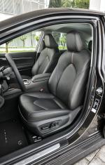 Toyota Camry Hybrid 2019 года (EU)